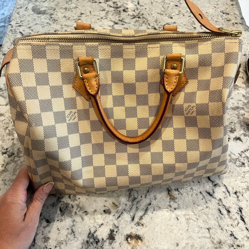 Louis Vuitton Speedy in great condition!